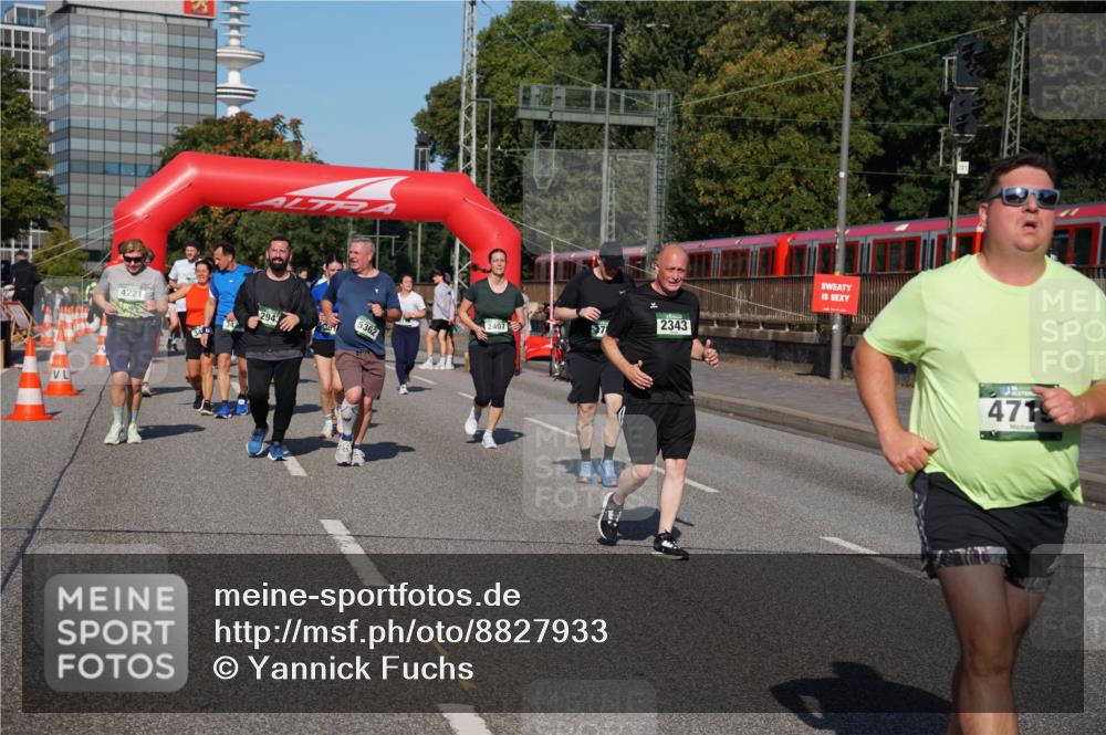 07.09.2025 - BARMER Alsterlauf Yannick Fuchs http://msf.ph/oto/8827933 07.09.2025 10:11:45 Laufen 4221, 5362, 2407, 37, 2343, 471 meine-sportfotos.de