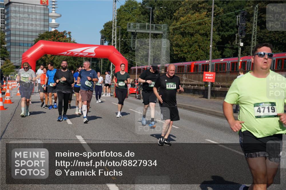 07.09.2025 - BARMER Alsterlauf Yannick Fuchs http://msf.ph/oto/8827934 07.09.2025 10:11:45 Laufen 4221, 34, 5362, 2407, 776, 2343, 4719 meine-sportfotos.de