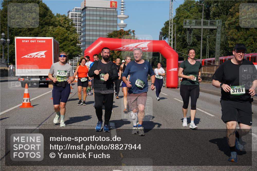 07.09.2025 - BARMER Alsterlauf Yannick Fuchs http://msf.ph/oto/8827944 07.09.2025 10:11:48 Laufen 4221, 94, 3429, 5362, 3776, 3781 meine-sportfotos.de