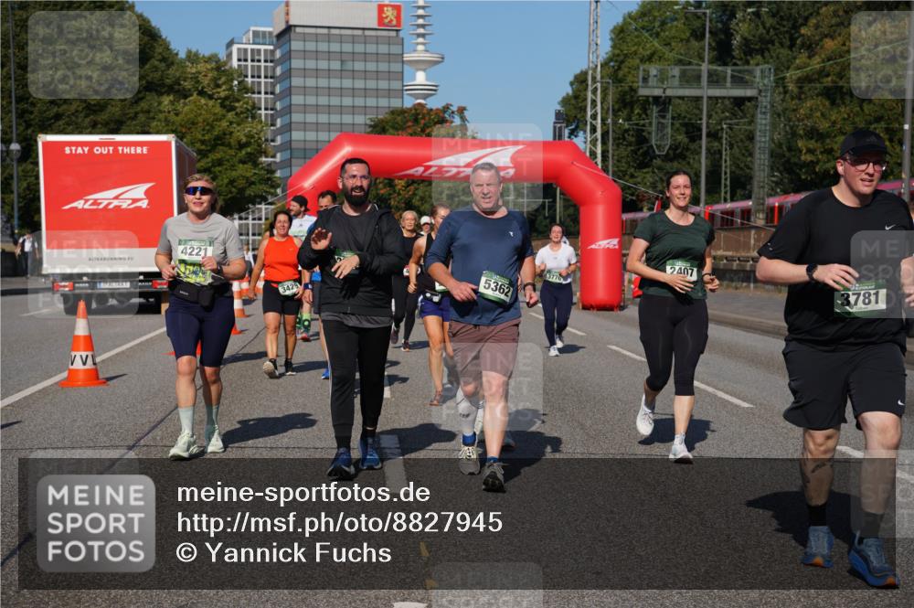 07.09.2025 - BARMER Alsterlauf Yannick Fuchs http://msf.ph/oto/8827945 07.09.2025 10:11:48 Laufen 4221, 3429, 3776, 5362, 2407, 3781 meine-sportfotos.de