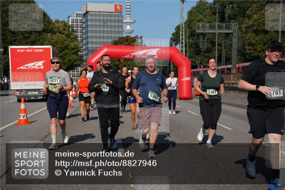 07.09.2025 - BARMER Alsterlauf Yannick Fuchs http://msf.ph/oto/8827946 07.09.2025 10:11:48 Laufen 4221, 2943, 5362, 3429, 3776, 2407, 781 meine-sportfotos.de