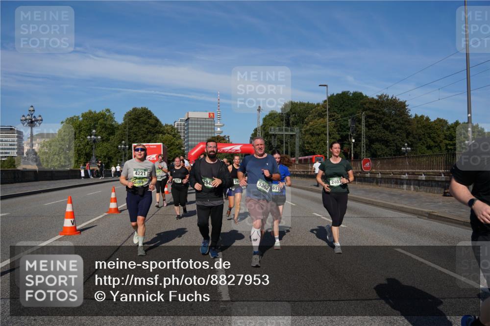 07.09.2025 - BARMER Alsterlauf Yannick Fuchs http://msf.ph/oto/8827953 07.09.2025 10:11:50 Laufen 4221, 2321, 2407, 294, 5362, 617 meine-sportfotos.de