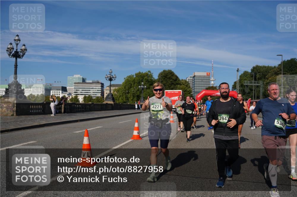 07.09.2025 - BARMER Alsterlauf Yannick Fuchs http://msf.ph/oto/8827958 07.09.2025 10:11:51 Laufen 4221, 2321, 2943, 5362, 3617 meine-sportfotos.de