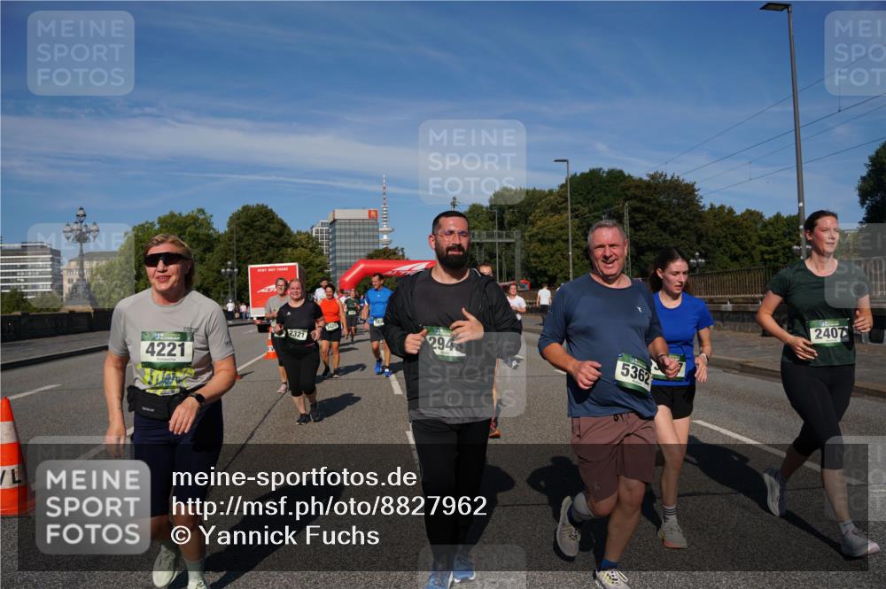 07.09.2025 - BARMER Alsterlauf Yannick Fuchs http://msf.ph/oto/8827962 07.09.2025 10:11:51 Laufen 4221, 2321, 294, 5362, 2407 meine-sportfotos.de