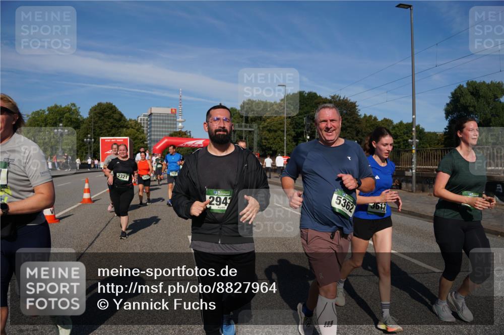 07.09.2025 - BARMER Alsterlauf Yannick Fuchs http://msf.ph/oto/8827964 07.09.2025 10:11:52 Laufen 2321, 3429, 294, 5362 meine-sportfotos.de
