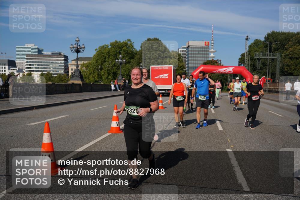 07.09.2025 - BARMER Alsterlauf Yannick Fuchs http://msf.ph/oto/8827968 07.09.2025 10:11:53 Laufen 2321, 3429, 3430, 297, 4318 meine-sportfotos.de