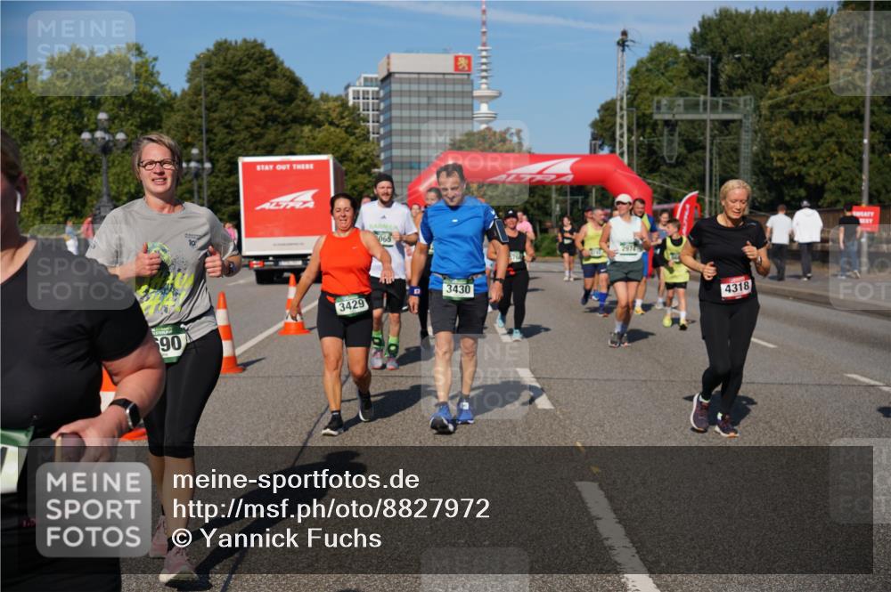 07.09.2025 - BARMER Alsterlauf Yannick Fuchs http://msf.ph/oto/8827972 07.09.2025 10:11:54 Laufen 065, 90, 3429, 3430, 4318 meine-sportfotos.de