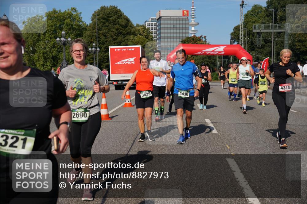 07.09.2025 - BARMER Alsterlauf Yannick Fuchs http://msf.ph/oto/8827973 07.09.2025 10:11:54 Laufen 321, 2690, 10, 3429, 3430, 768, 3742, 2974, 5608, 4318 meine-sportfotos.de