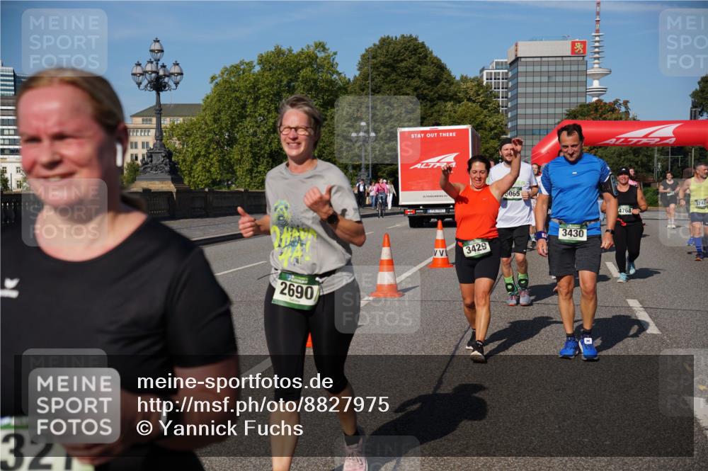 07.09.2025 - BARMER Alsterlauf Yannick Fuchs http://msf.ph/oto/8827975 07.09.2025 10:11:54 Laufen 32, 2690, 3429, 5065, 3430, 4768, 3742 meine-sportfotos.de