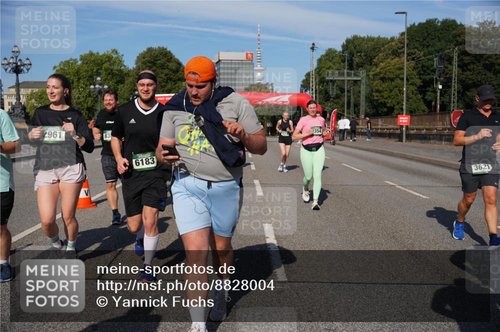 07.09.2025 - BARMER Alsterlauf Yannick Fuchs http://msf.ph/oto/8828004 07.09.2025 10:12:01 Laufen 2961, 83, 6183, 354, 4312, 3621 meine-sportfotos.de