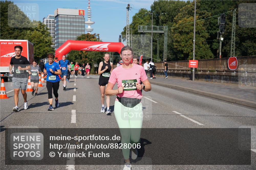 07.09.2025 - BARMER Alsterlauf Yannick Fuchs http://msf.ph/oto/8828006 07.09.2025 10:12:03 Laufen 8222, 8018, 3903, 2849, 4315, 2354 meine-sportfotos.de