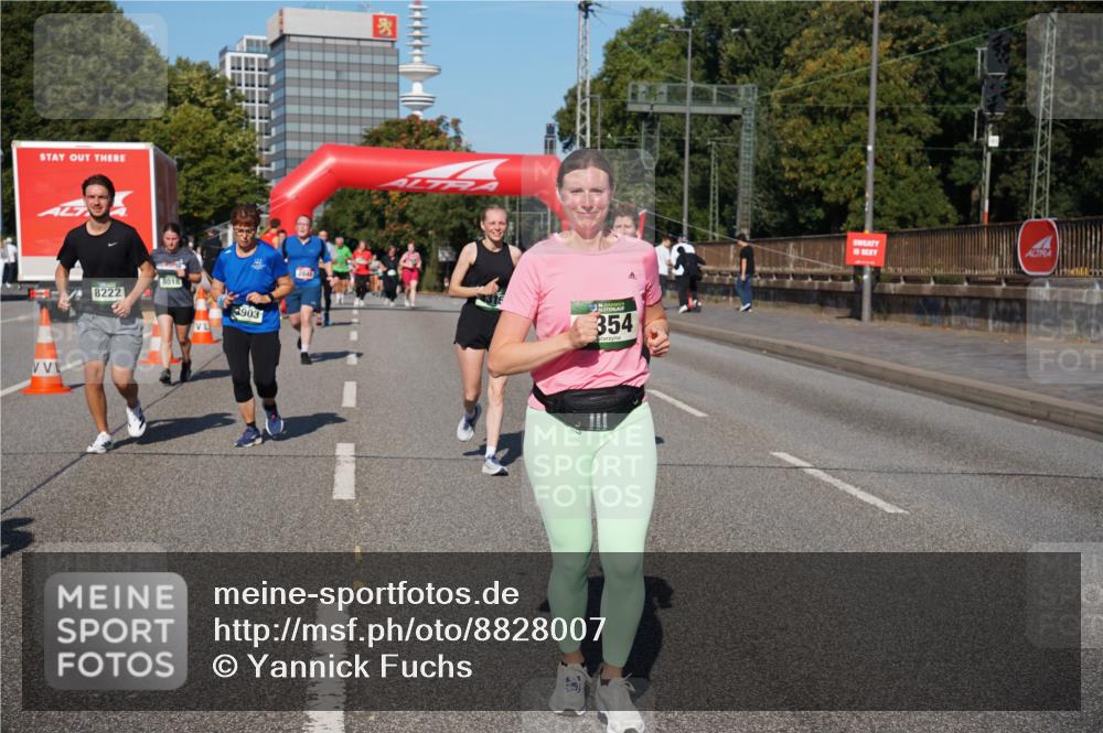 07.09.2025 - BARMER Alsterlauf Yannick Fuchs http://msf.ph/oto/8828007 07.09.2025 10:12:03 Laufen 8222, 8018, 3903, 2849, 354 meine-sportfotos.de