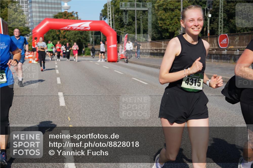 07.09.2025 - BARMER Alsterlauf Yannick Fuchs http://msf.ph/oto/8828018 07.09.2025 10:12:06 Laufen 223, 3, 36, 4315 meine-sportfotos.de