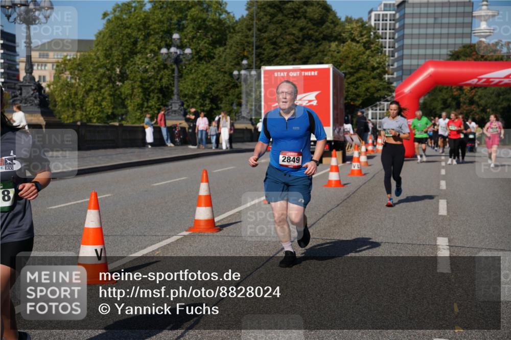 07.09.2025 - BARMER Alsterlauf Yannick Fuchs http://msf.ph/oto/8828024 07.09.2025 10:12:08 Laufen 8, 2849, 380 meine-sportfotos.de