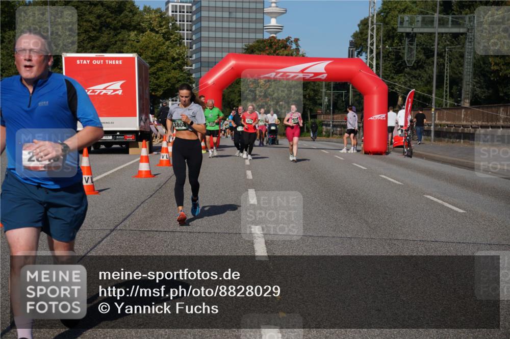 07.09.2025 - BARMER Alsterlauf Yannick Fuchs http://msf.ph/oto/8828029 07.09.2025 10:12:09 Laufen 4674, 3808 meine-sportfotos.de