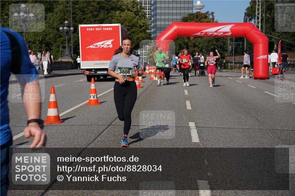 07.09.2025 - BARMER Alsterlauf Yannick Fuchs http://msf.ph/oto/8828034 07.09.2025 10:12:10 Laufen 3808, 4674, 5360, 4673 meine-sportfotos.de