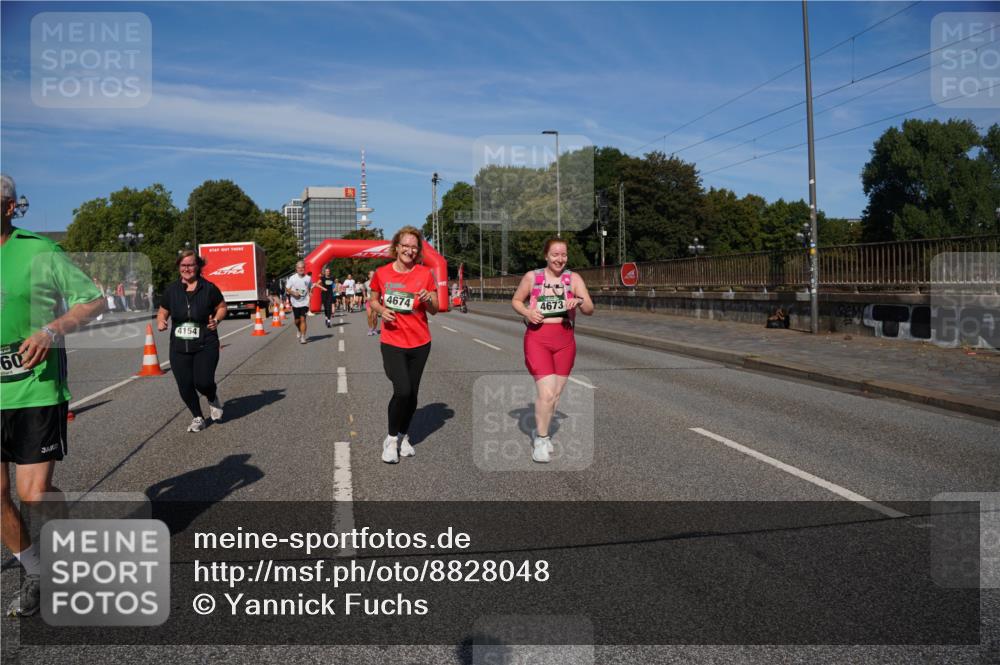 07.09.2025 - BARMER Alsterlauf Yannick Fuchs http://msf.ph/oto/8828048 07.09.2025 10:12:19 Laufen 4154, 60, 4674, 4673 meine-sportfotos.de