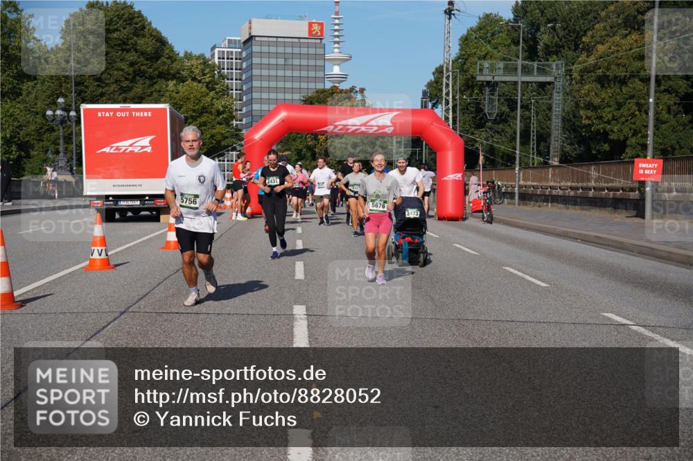 07.09.2025 - BARMER Alsterlauf Yannick Fuchs http://msf.ph/oto/8828052 07.09.2025 10:12:21 Laufen 5756, 2431, 316, 5676, 2473 meine-sportfotos.de