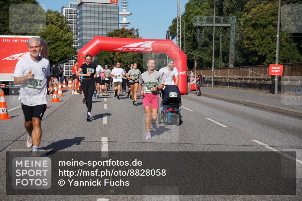 07.09.2025 - BARMER Alsterlauf Yannick Fuchs http://msf.ph/oto/8828058 07.09.2025 10:12:22 Laufen 5756, 2431, 5163, 567, 2473 meine-sportfotos.de