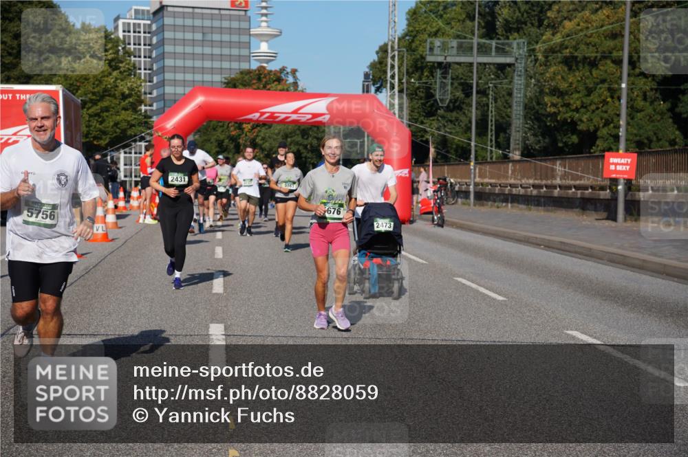 07.09.2025 - BARMER Alsterlauf Yannick Fuchs http://msf.ph/oto/8828059 07.09.2025 10:12:22 Laufen 5756, 2431, 3127, 5163, 676, 2473 meine-sportfotos.de