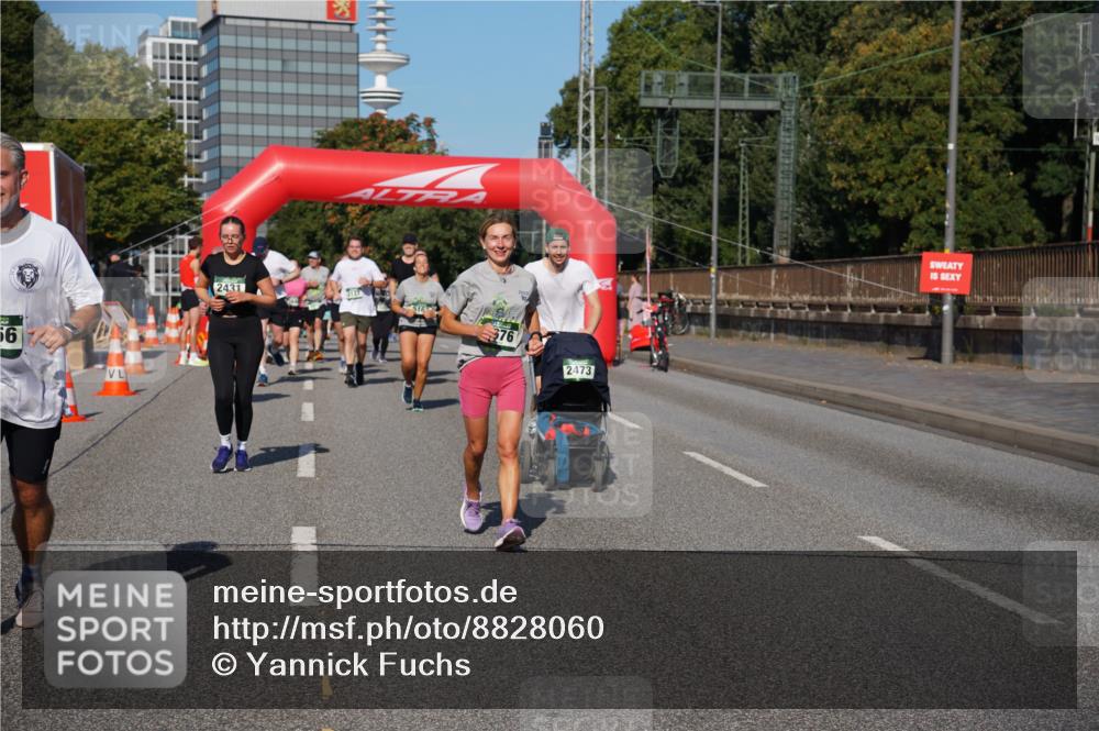 07.09.2025 - BARMER Alsterlauf Yannick Fuchs http://msf.ph/oto/8828060 07.09.2025 10:12:22 Laufen 56, 2431, 127, 676, 2473 meine-sportfotos.de
