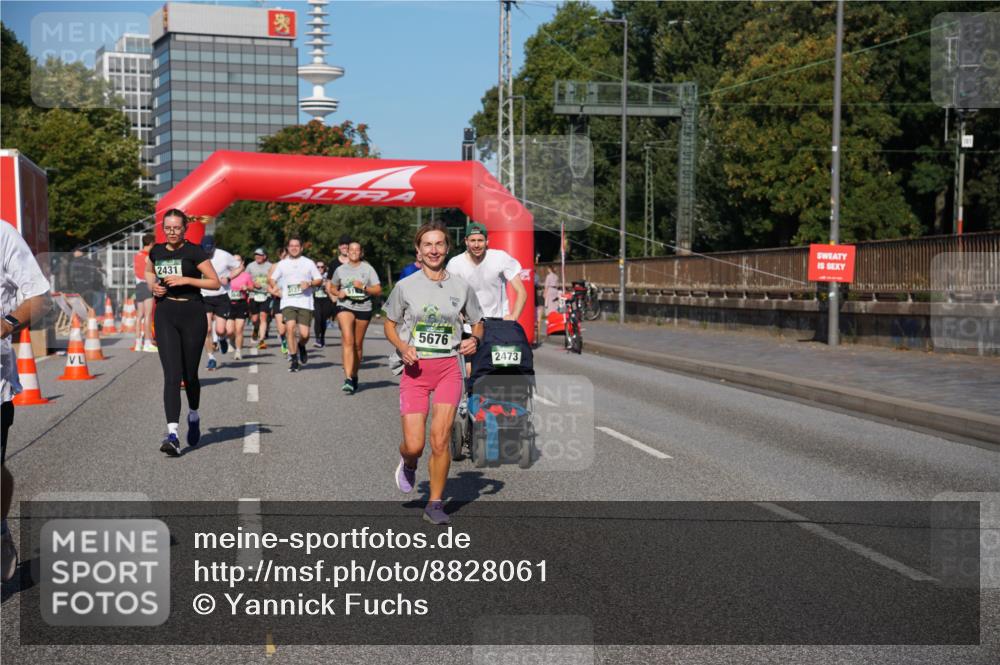 07.09.2025 - BARMER Alsterlauf Yannick Fuchs http://msf.ph/oto/8828061 07.09.2025 10:12:23 Laufen 2431, 127, 5676, 2473 meine-sportfotos.de