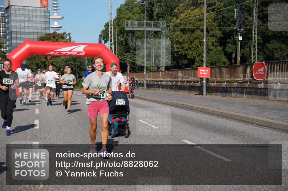 07.09.2025 - BARMER Alsterlauf Yannick Fuchs http://msf.ph/oto/8828062 07.09.2025 10:12:23 Laufen 2431, 8468, 3127, 76, 2473 meine-sportfotos.de