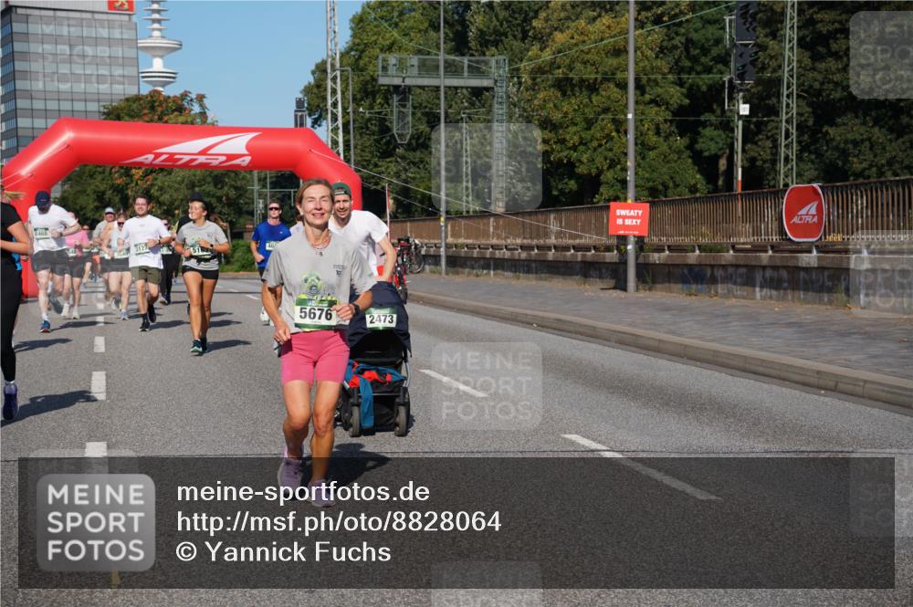 07.09.2025 - BARMER Alsterlauf Yannick Fuchs http://msf.ph/oto/8828064 07.09.2025 10:12:23 Laufen 8468, 3127, 5676, 2473 meine-sportfotos.de