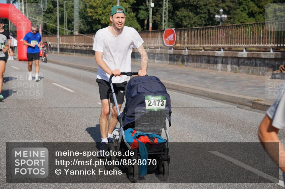 07.09.2025 - BARMER Alsterlauf Yannick Fuchs http://msf.ph/oto/8828070 07.09.2025 10:12:26 Laufen 36, 2473 meine-sportfotos.de