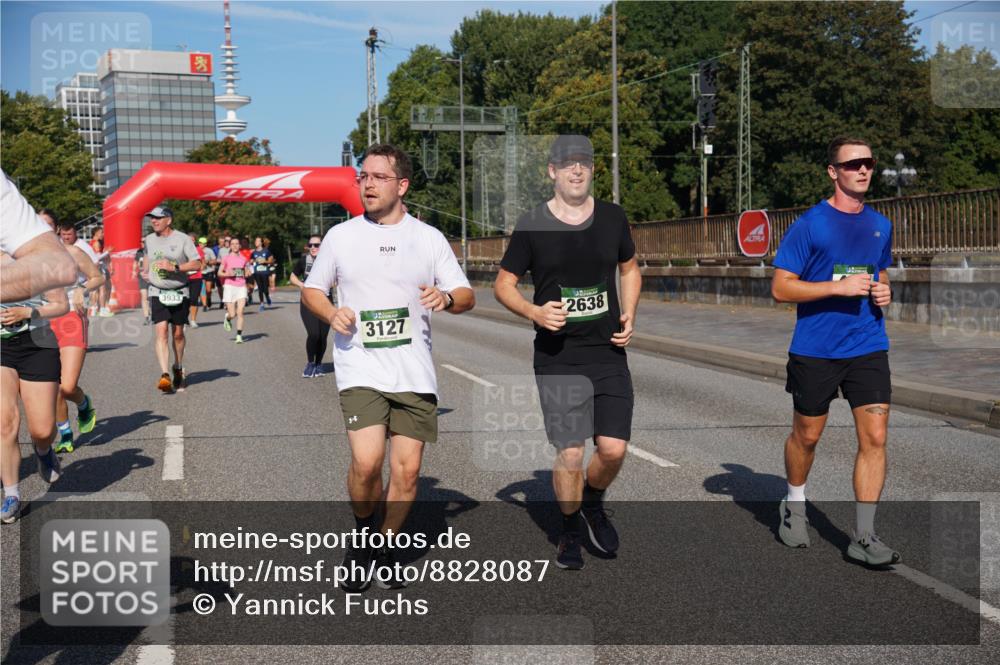 07.09.2025 - BARMER Alsterlauf Yannick Fuchs http://msf.ph/oto/8828087 07.09.2025 10:12:31 Laufen 3933, 3127, 2638 meine-sportfotos.de