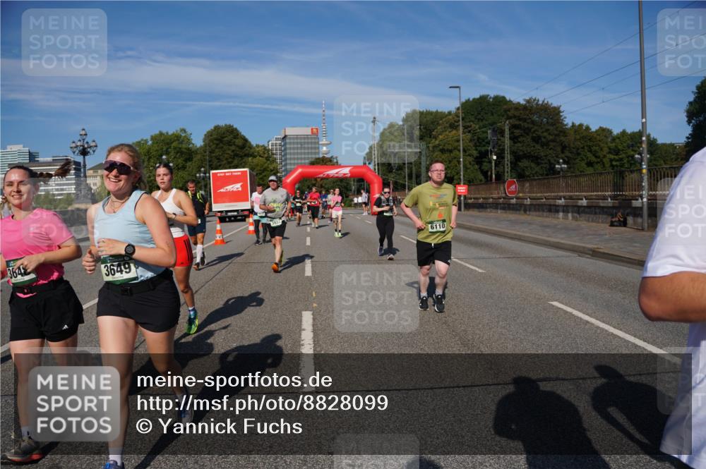 07.09.2025 - BARMER Alsterlauf Yannick Fuchs http://msf.ph/oto/8828099 07.09.2025 10:12:33 Laufen 364, 3649, 6110 meine-sportfotos.de