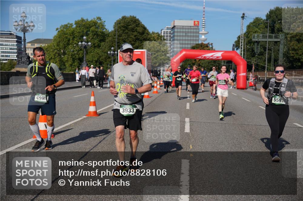 07.09.2025 - BARMER Alsterlauf Yannick Fuchs http://msf.ph/oto/8828106 07.09.2025 10:12:34 Laufen 10, 5261, 4995, 3933, 559 meine-sportfotos.de