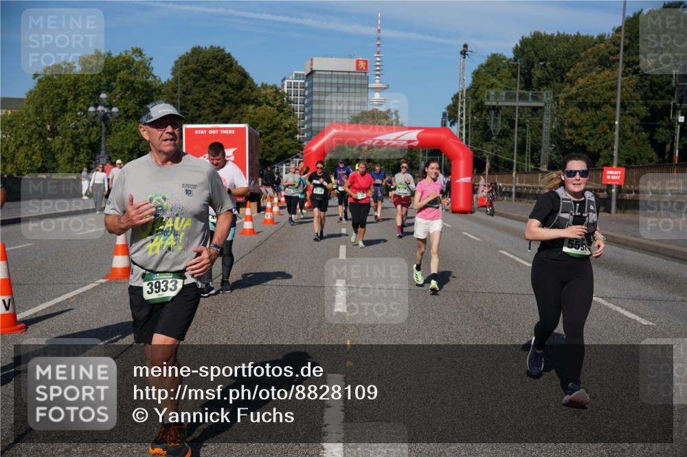 07.09.2025 - BARMER Alsterlauf Yannick Fuchs http://msf.ph/oto/8828109 07.09.2025 10:12:35 Laufen 3933, 10, 1937 meine-sportfotos.de