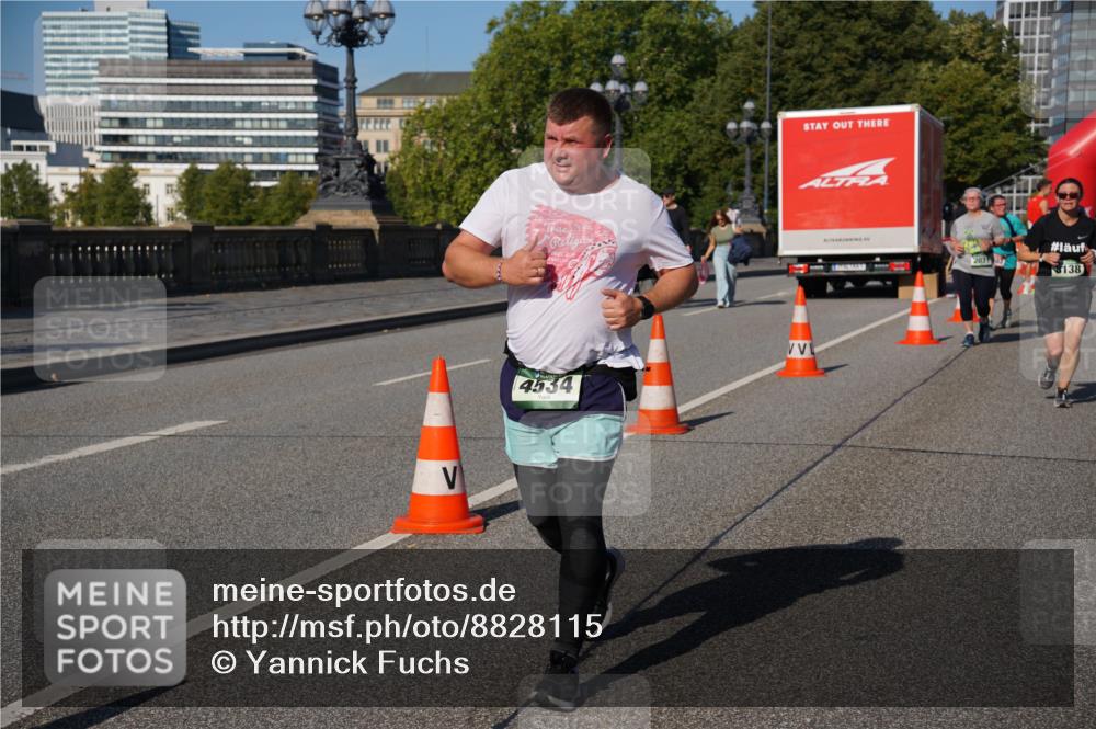 07.09.2025 - BARMER Alsterlauf Yannick Fuchs http://msf.ph/oto/8828115 07.09.2025 10:12:37 Laufen 20, 4534, 2031, 8138 meine-sportfotos.de