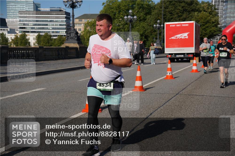 07.09.2025 - BARMER Alsterlauf Yannick Fuchs http://msf.ph/oto/8828117 07.09.2025 10:12:37 Laufen 20, 02, 4534, 2031, 8138 meine-sportfotos.de