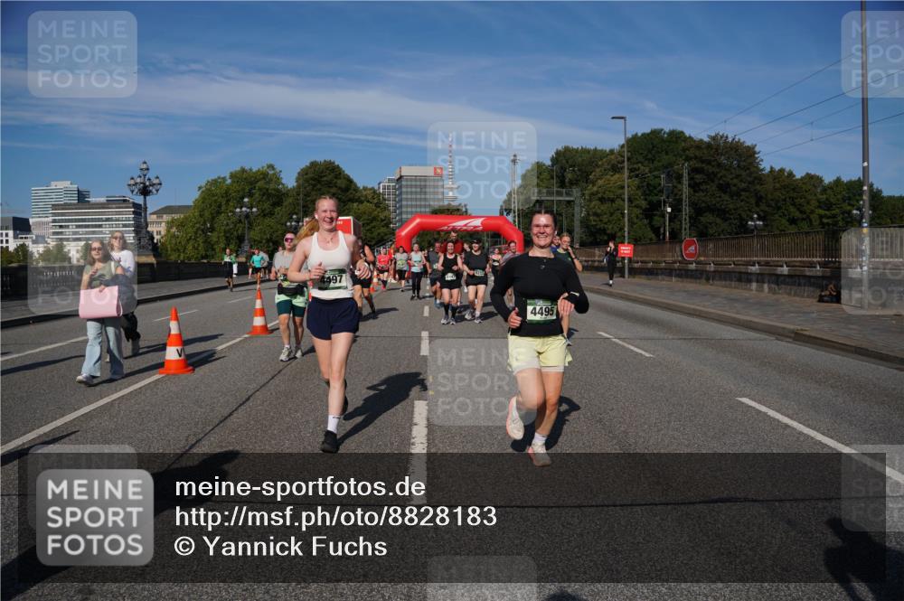 07.09.2025 - BARMER Alsterlauf Yannick Fuchs http://msf.ph/oto/8828183 07.09.2025 10:12:56 Laufen 4497, 4495 meine-sportfotos.de