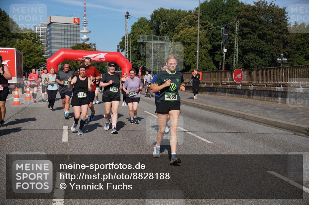 07.09.2025 - BARMER Alsterlauf Yannick Fuchs http://msf.ph/oto/8828188 07.09.2025 10:12:58 Laufen 19, 5545, 244, 5237, 5888, 4447, 4065 meine-sportfotos.de