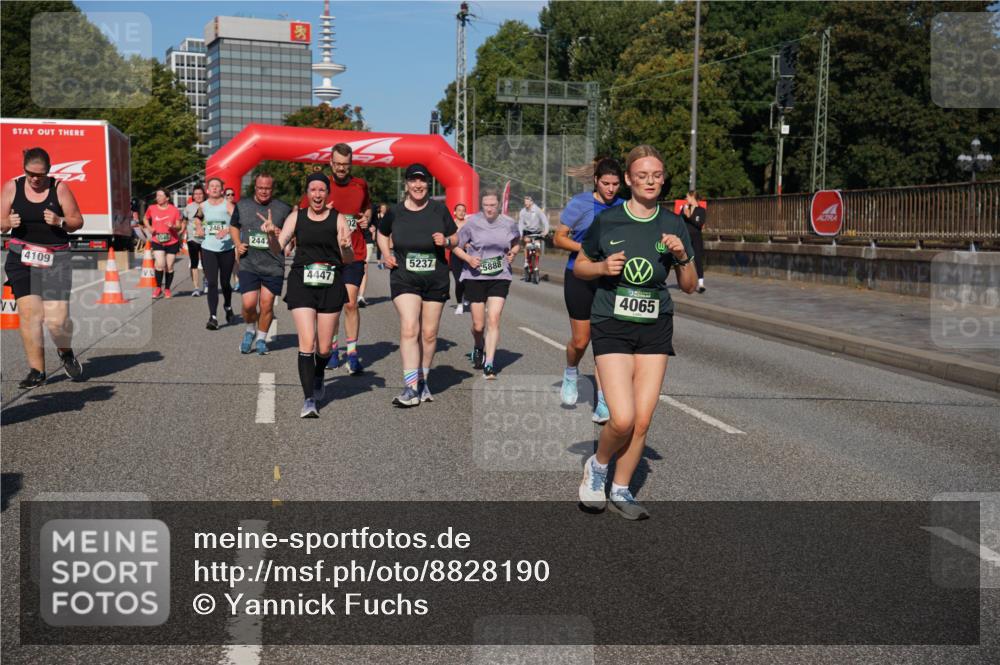 07.09.2025 - BARMER Alsterlauf Yannick Fuchs http://msf.ph/oto/8828190 07.09.2025 10:12:58 Laufen 4109, 545, 2461, 2447, 4447, 02, 5237, 5888, 4065 meine-sportfotos.de