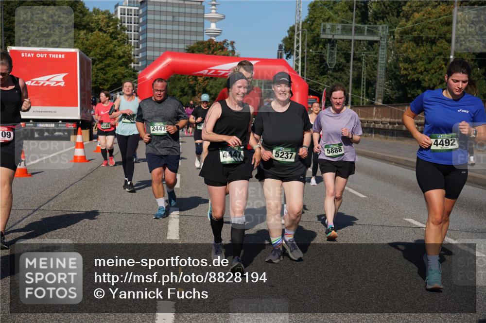07.09.2025 - BARMER Alsterlauf Yannick Fuchs http://msf.ph/oto/8828194 07.09.2025 10:12:59 Laufen 09, 5545, 2447, 5237, 5888, 4492 meine-sportfotos.de
