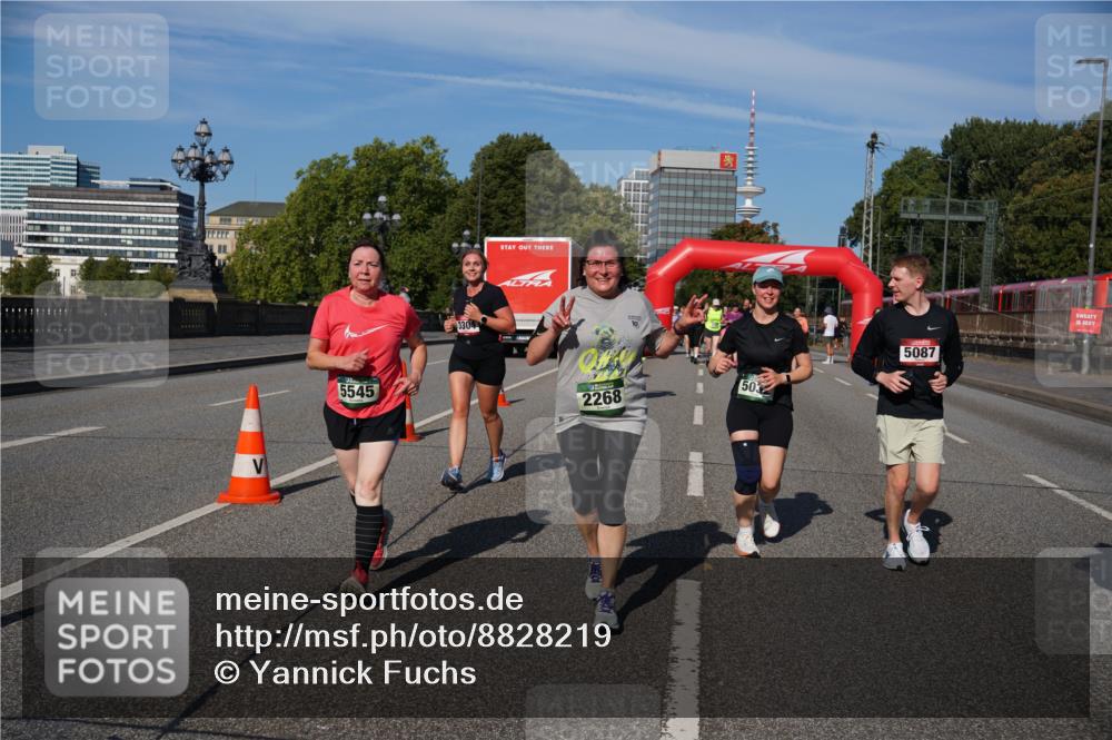 07.09.2025 - BARMER Alsterlauf Yannick Fuchs http://msf.ph/oto/8828219 07.09.2025 10:13:05 Laufen 5545, 3304, 2268, 503, 5087 meine-sportfotos.de