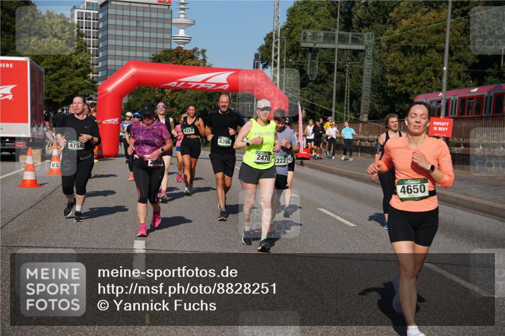07.09.2025 - BARMER Alsterlauf Yannick Fuchs http://msf.ph/oto/8828251 07.09.2025 10:13:13 Laufen 4758, 2066, 4324, 4396, 2470, 2222, 4650 meine-sportfotos.de