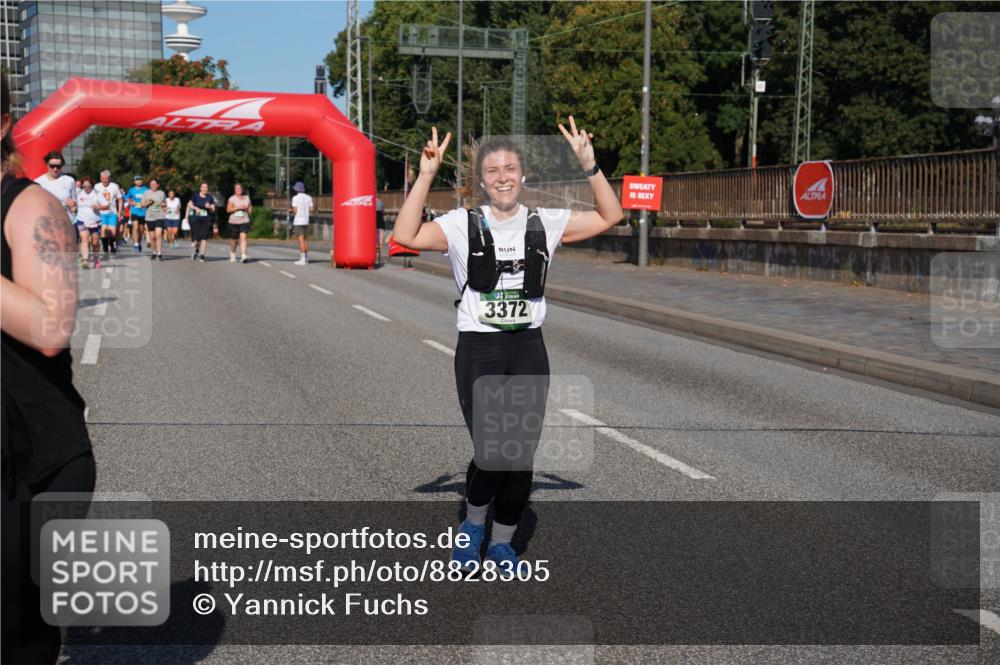 07.09.2025 - BARMER Alsterlauf Yannick Fuchs http://msf.ph/oto/8828305 07.09.2025 10:13:24 Laufen 3372 meine-sportfotos.de