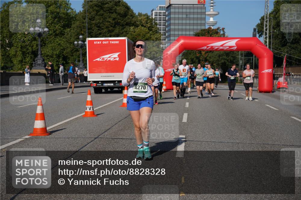 07.09.2025 - BARMER Alsterlauf Yannick Fuchs http://msf.ph/oto/8828328 07.09.2025 10:13:30 Laufen 286, 4270, 5465, 3881, 4144 meine-sportfotos.de