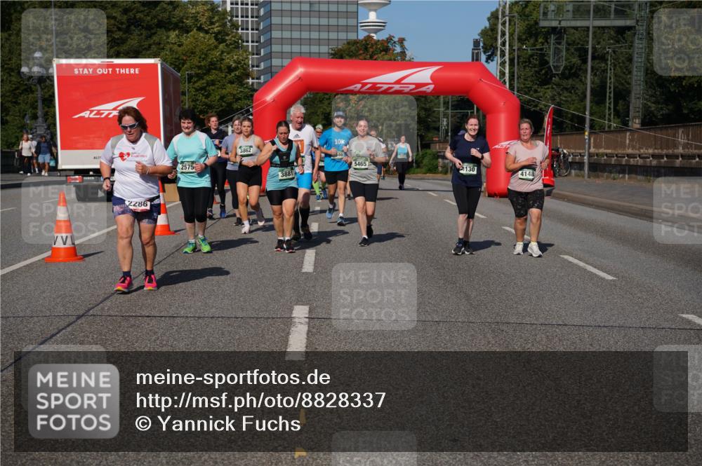 07.09.2025 - BARMER Alsterlauf Yannick Fuchs http://msf.ph/oto/8828337 07.09.2025 10:13:33 Laufen 2575, 2286, 3862, 3881, 10, 5465, 130, 4148 meine-sportfotos.de
