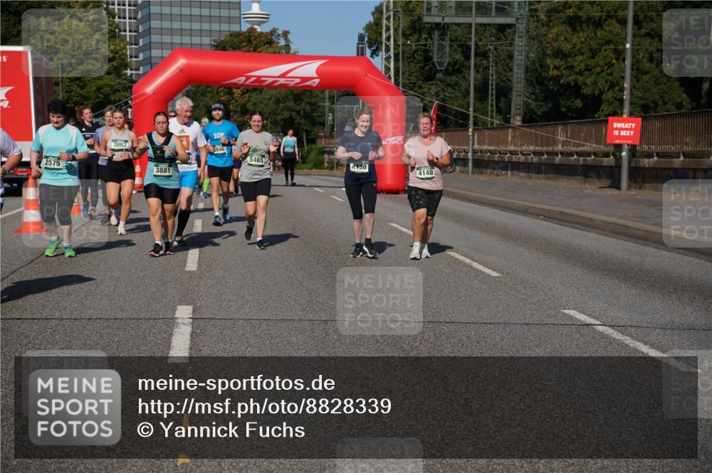 07.09.2025 - BARMER Alsterlauf Yannick Fuchs http://msf.ph/oto/8828339 07.09.2025 10:13:34 Laufen 2575, 3862, 3881, 10, 5946, 5465, 4130, 4148 meine-sportfotos.de