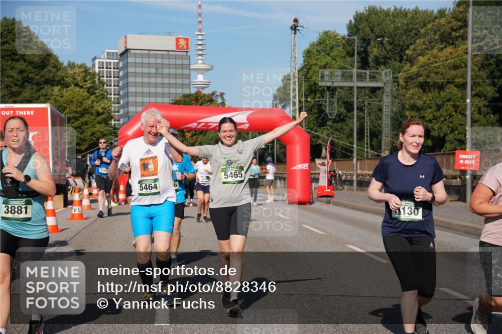 07.09.2025 - BARMER Alsterlauf Yannick Fuchs http://msf.ph/oto/8828346 07.09.2025 10:13:37 Laufen 3881, 4200, 14, 5464, 6, 5465, 130 meine-sportfotos.de