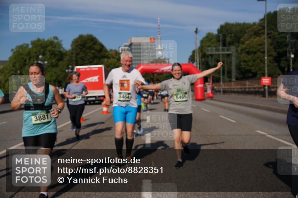 07.09.2025 - BARMER Alsterlauf Yannick Fuchs http://msf.ph/oto/8828351 07.09.2025 10:13:38 Laufen 3881, 5464, 5465 meine-sportfotos.de