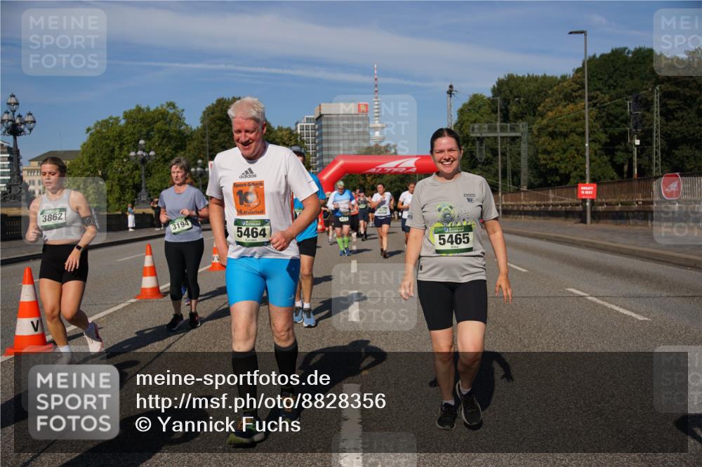 07.09.2025 - BARMER Alsterlauf Yannick Fuchs http://msf.ph/oto/8828356 07.09.2025 10:13:39 Laufen 3862, 3194, 14, 5464, 5465, 10 meine-sportfotos.de