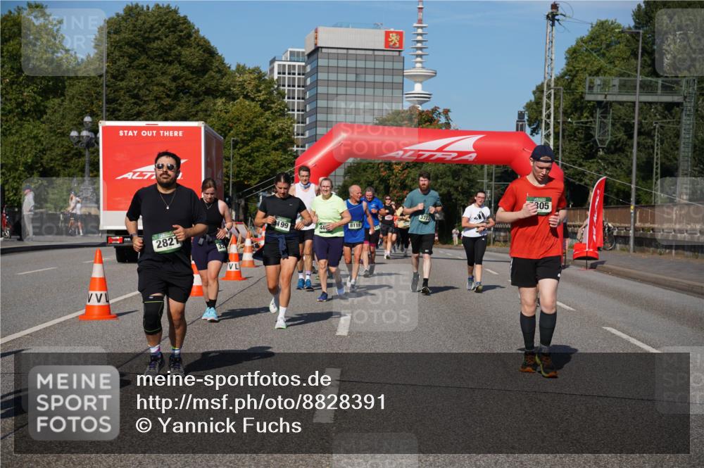 07.09.2025 - BARMER Alsterlauf Yannick Fuchs http://msf.ph/oto/8828391 07.09.2025 10:13:52 Laufen 2821, 3199, 8119, 44, 3723, 305 meine-sportfotos.de