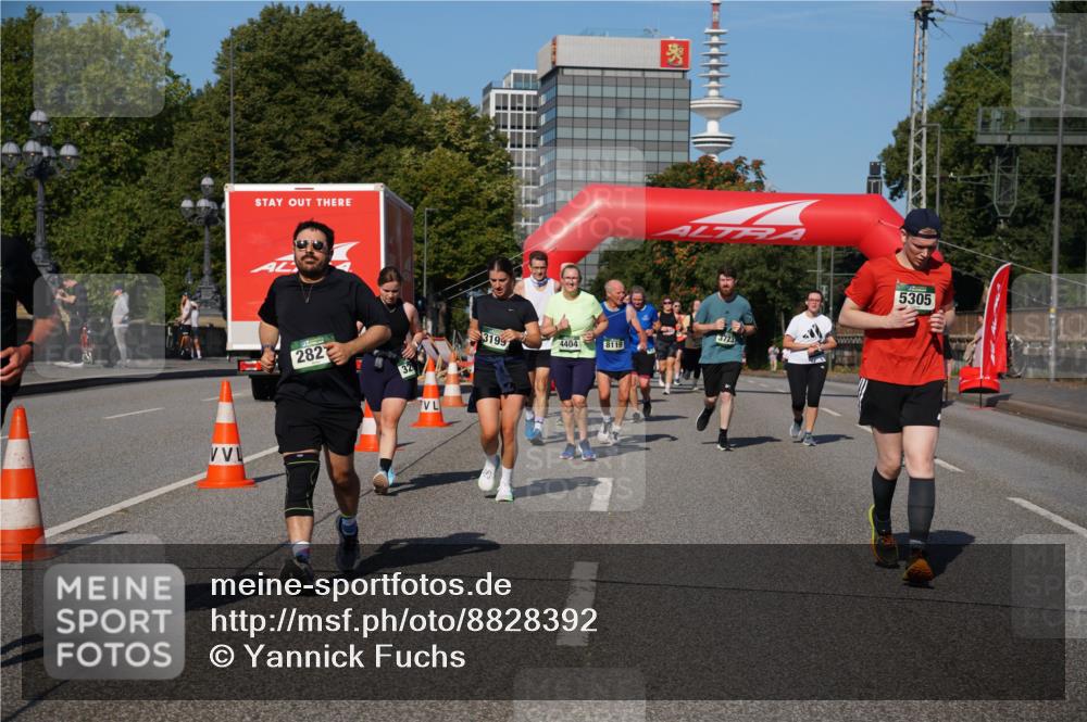 07.09.2025 - BARMER Alsterlauf Yannick Fuchs http://msf.ph/oto/8828392 07.09.2025 10:13:52 Laufen 282, 3199, 4404, 8119, 3723, 5305 meine-sportfotos.de
